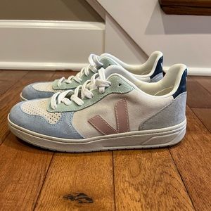 Veja V-10 Sneaker